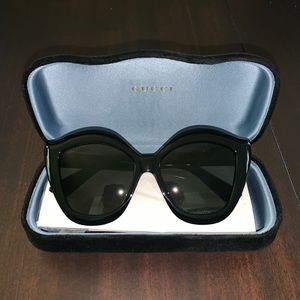gucci sunglasses star on side